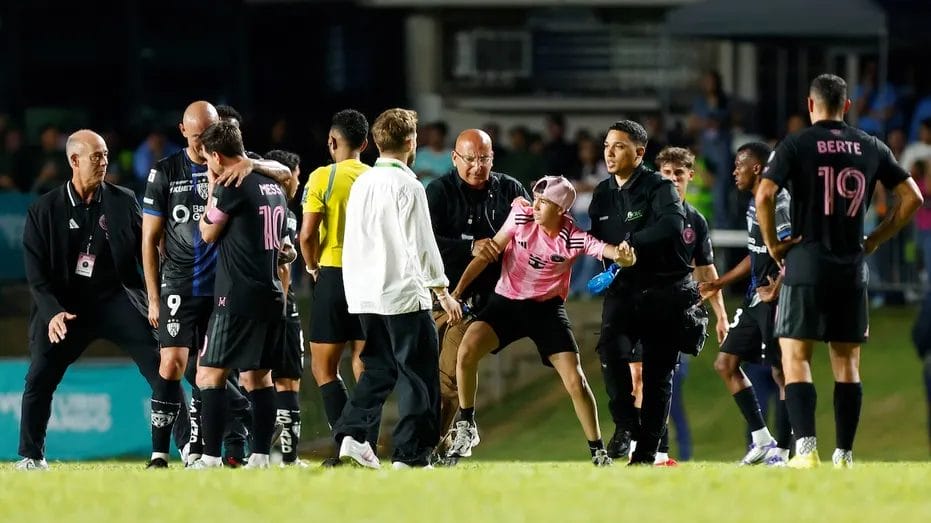Fan tackles Lionel Messi during game after bodyguard removed: Security concerns