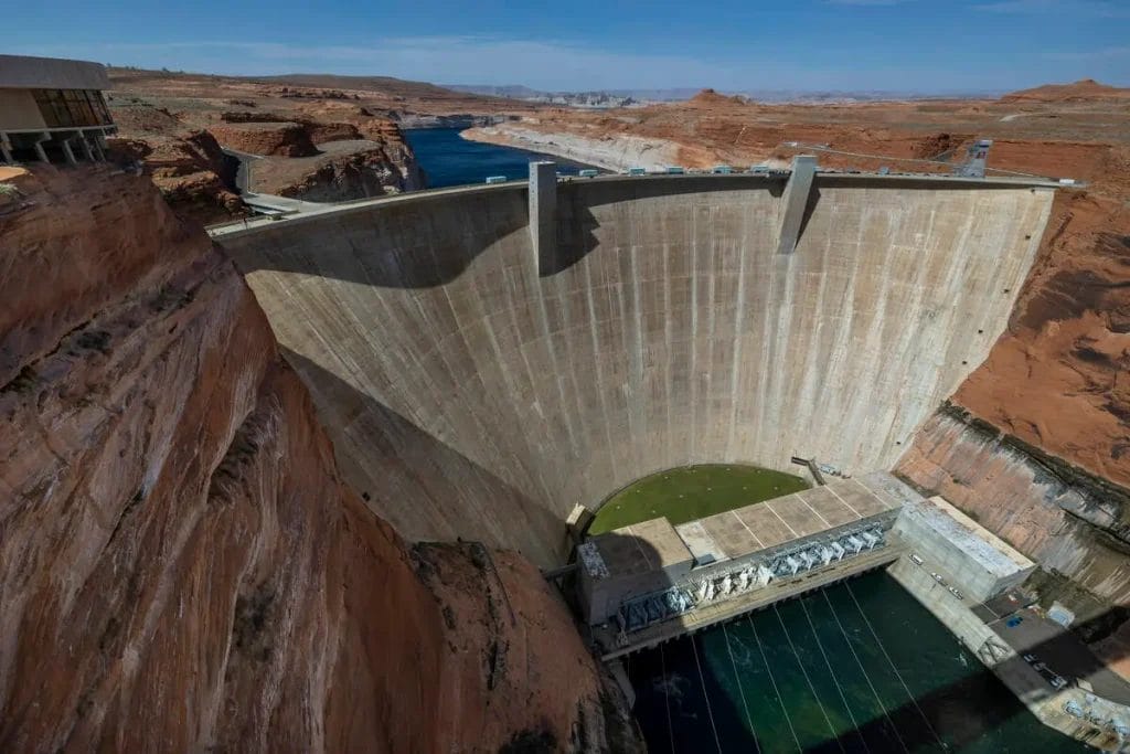 Crisis Looms: Glen Canyon Dam’s Impending Failure Revealed