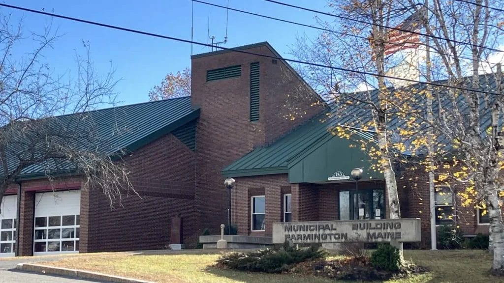 Farmington Select Board approves budget, schedules two town meetings