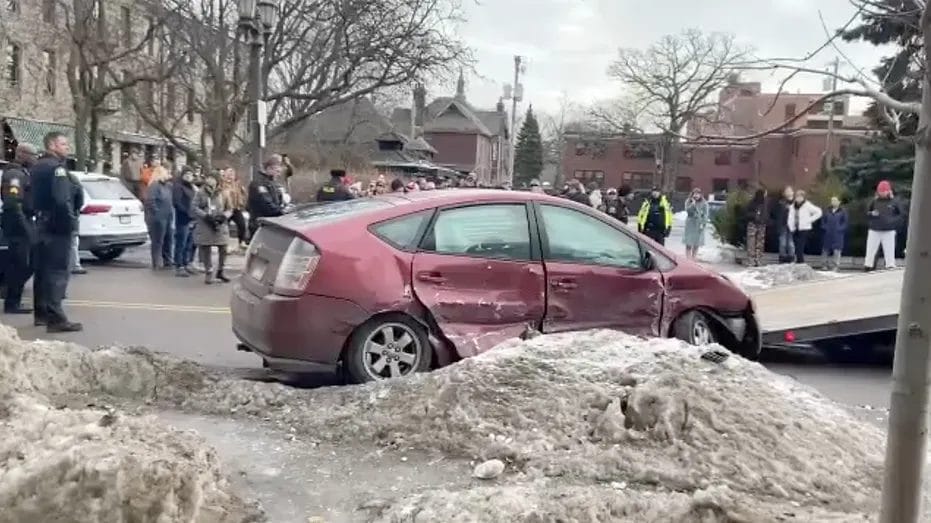 One injured as vehicle pursued by federal agents crashes in St. Paul, Minnesota, sparking protests