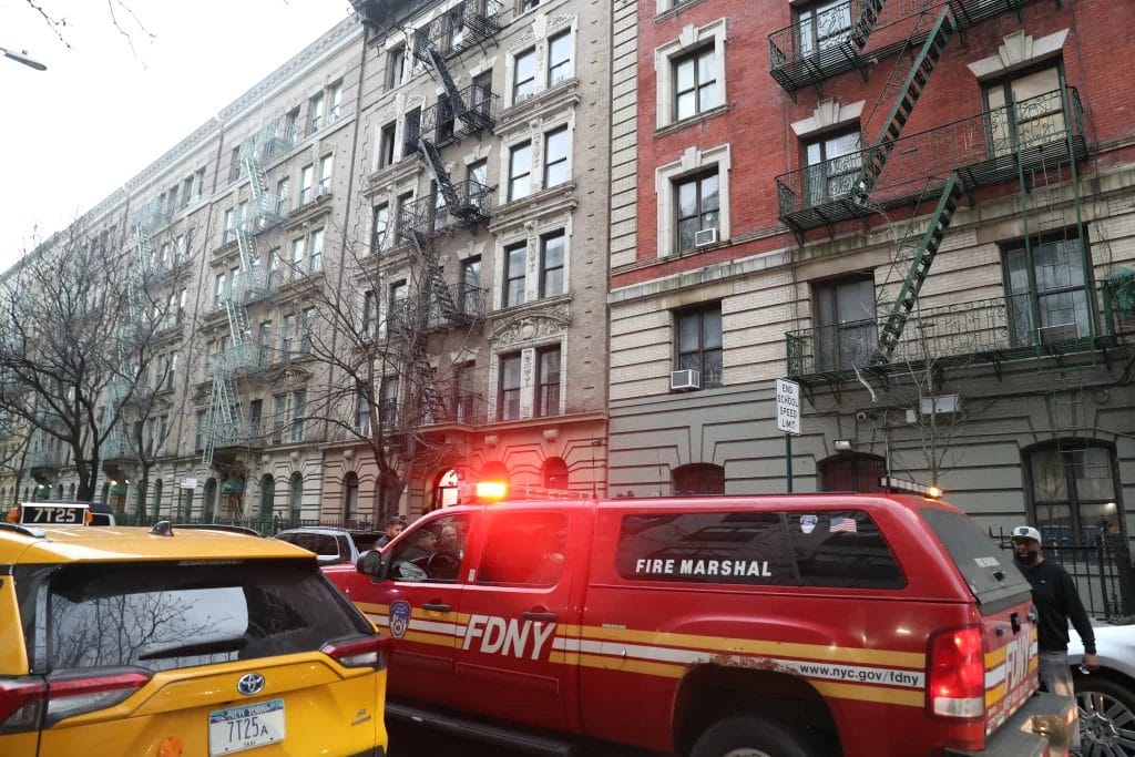 Woman, 62, dies in Harlem apartment fire