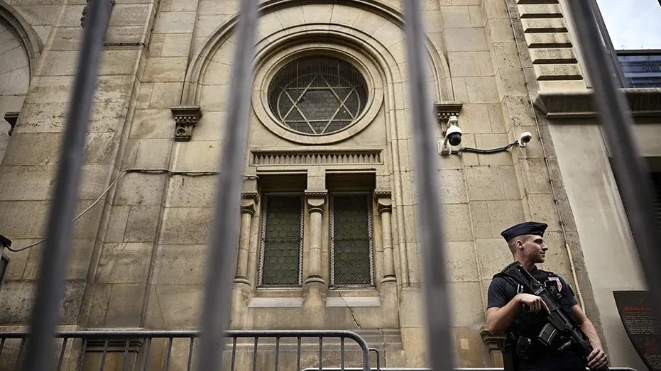 Chicago man accused of synagogue shooting threat, targeting Israeli official released on bond