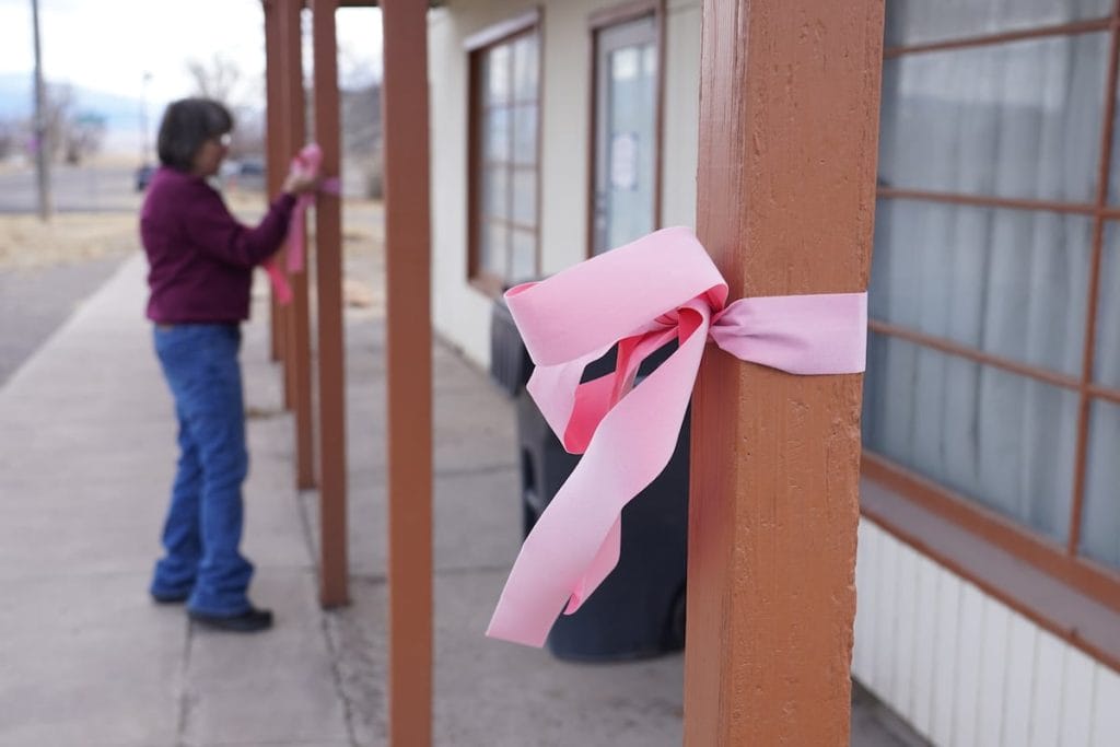 Community Honors Murder Victims with Ribbons After Utah Tragedy