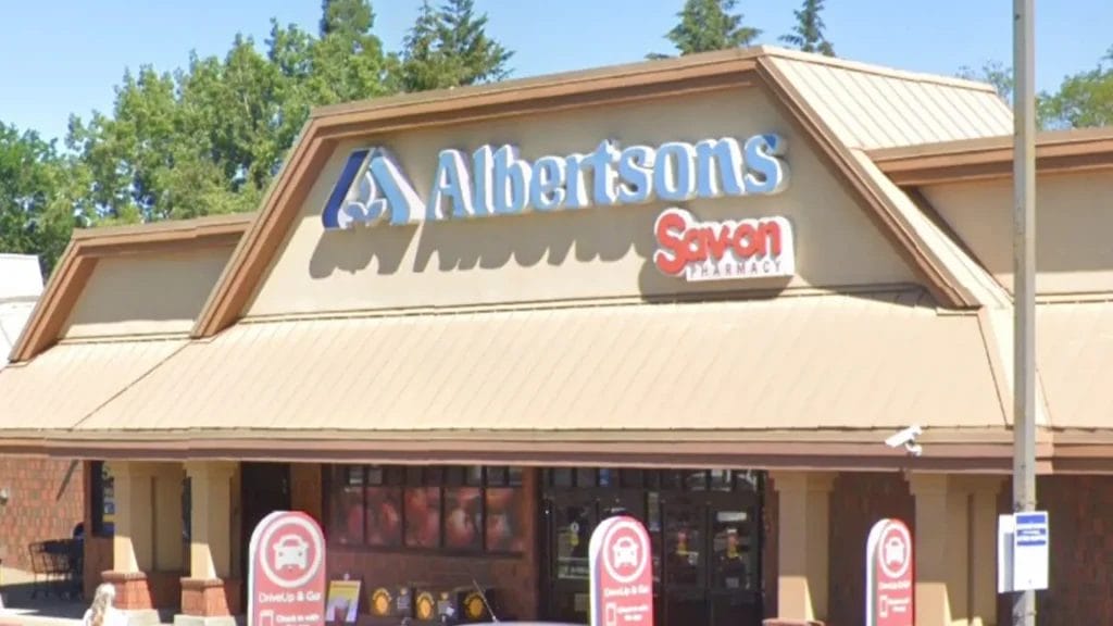 Albertsons worker sued for $10,000 by thief he stopped in tracks – despite shopper’s admission of crime
